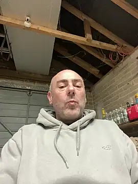 Richmcgee online show from March 2026 08:25:01 PM