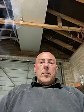 Richmcgee online show from April 2026 07:19:01 PM