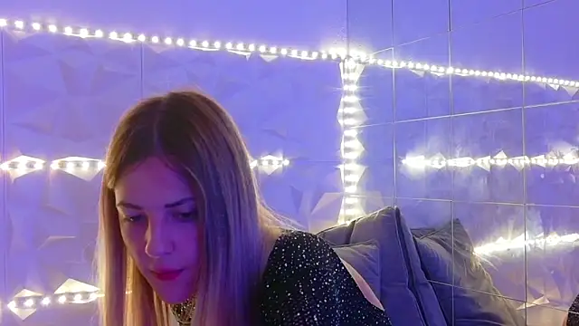 Aishha  online show from October 2025 05:15:01 AM