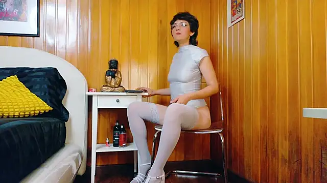 Zafiro Gem  online show from October 2025 09:15:02 PM