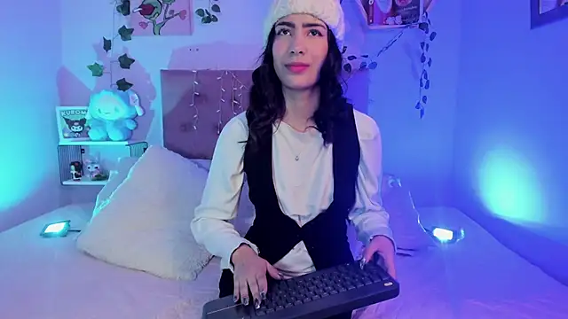 Snapshot of aitana_johns chatting on November 2025 12:11:01 PM aitana johns online show from November 2025 12:11:01 PM