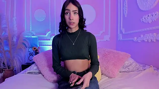 Snapshot of aitana_johns chatting on November 2025 12:05:02 PM aitana johns online show from November 2025 12:05:02 PM