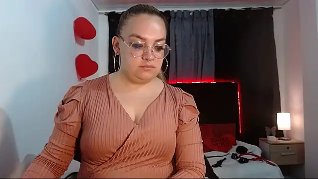 Sasha TK online show from September 2025 04:50:01 PM