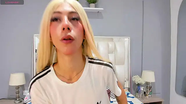 Darlyn tenderhot   online show from November 2025 08:51:01 PM