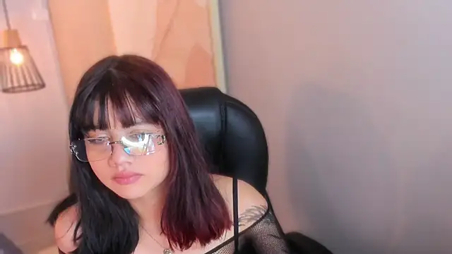 Julieth brown  online show from December 2025 08:58:01 PM