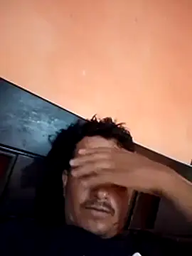 colombiano198720 online show from December 2025 11:37:01 AM