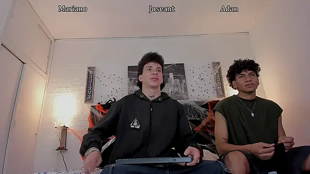 Adan Oriol online show from October 2025 03:30:01 AM