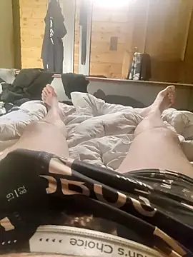 rob21515 online show from February 2026 03:23:02 AM