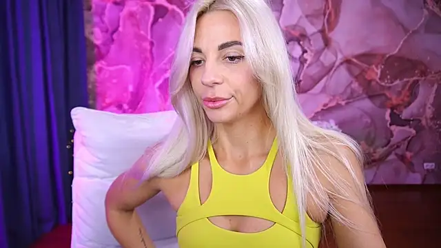 BellaRayyy online show from October 2025 01:03:02 PM