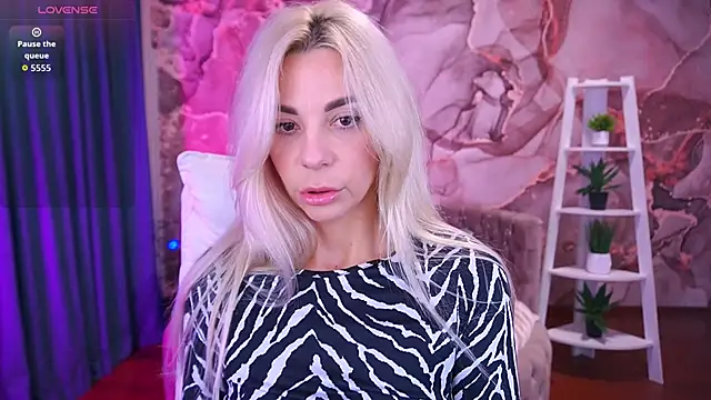 BellaRayyy online show from December 2025 06:41:01 AM