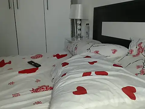 Snapshot of petite_danielle chatting on September 2025 07:19:02 AM petite danielle online show from September 2025 07:19:02 AM