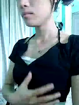 Snapshot of Ly-ny chatting on September 2025 06:51:02 AM Ly-ny online show from September 2025 06:51:02 AM