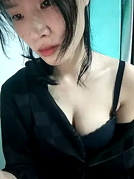 Snapshot of Ly-ny chatting on September 2025 08:41:02 AM Ly-ny online show from September 2025 08:41:02 AM