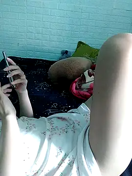 Snapshot of Ly-ny chatting on October 2025 06:54:01 AM Ly-ny online show from October 2025 06:54:01 AM