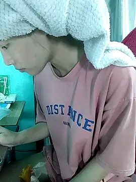 Snapshot of Ly-ny chatting on December 2025 03:03:01 AM Ly-ny online show from December 2025 03:03:01 AM