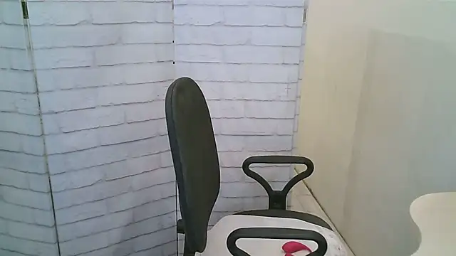 Helen xi  online show from February 2026 05:23:01 AM