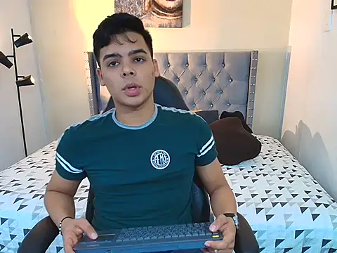 Snapshot of stewart_mateo_ chatting on September 2025 02:02:01 AM stewart mateo online show from September 2025 02:02:01 AM