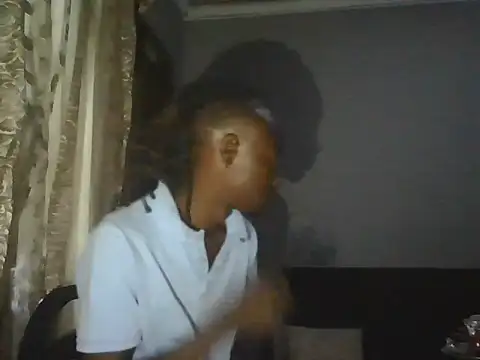 Snapshot of Nykho17 chatting on October 2025 09:33:01 PM Nykho17 online show from October 2025 09:33:01 PM