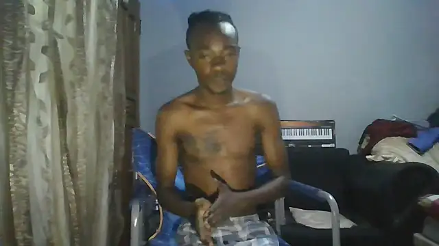 Snapshot of Nykho17 chatting on November 2025 08:58:02 PM Nykho17 online show from November 2025 08:58:02 PM