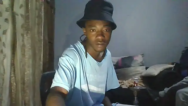 Snapshot of Nykho17 chatting on November 2025 06:29:01 PM Nykho17 online show from November 2025 06:29:01 PM