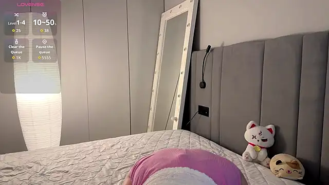 Snapshot of RileyVice chatting on October 2025 07:47:02 AM RileyVice online show from October 2025 07:47:02 AM