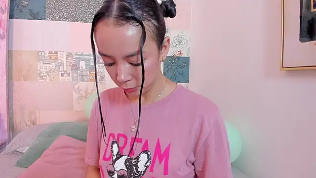 hillary chen online show from November 2025 02:43:01 AM