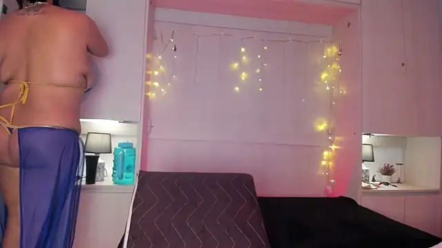 VickyRuiz  online show from February 2026 12:43:02 PM