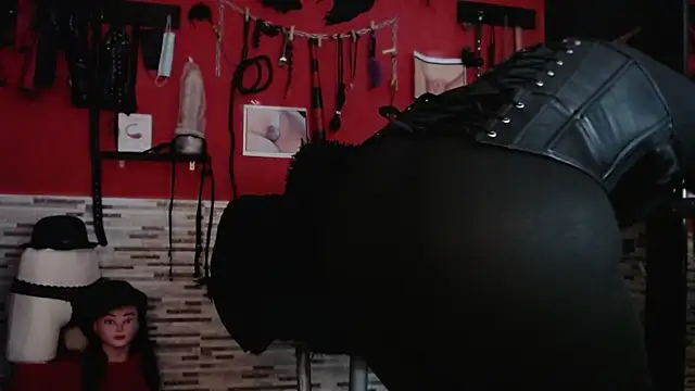 Miss Mirandaa online show from December 2025 10:37:01 PM