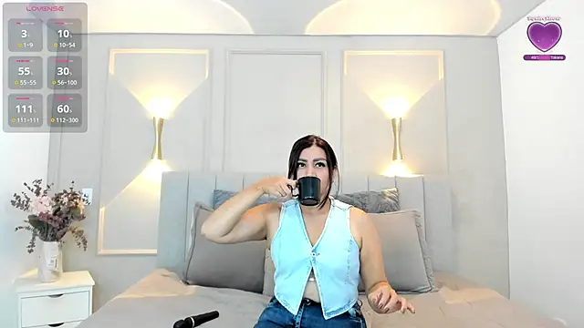 victoria bourne online show from November 2025 07:16:02 PM