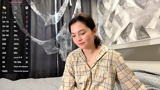 KiraVelvet online show from November 2025 08:48:02 AM