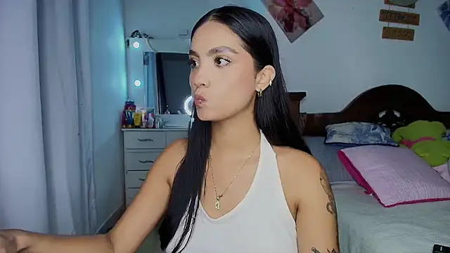 mia yireth online show from October 2025 12:11:02 AM