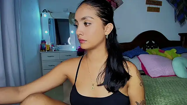 mia yireth online show from October 2025 01:53:02 AM