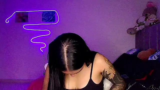 mia yireth online show from April 2026 12:08:02 AM