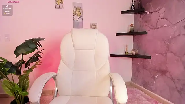 Lilokat  online show from March 2026 03:56:01 AM