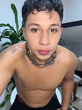 christhoper cock online show from February 2026 04:42:01 AM