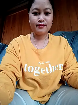 maycuc123 online show from September 2025 12:59:01 AM