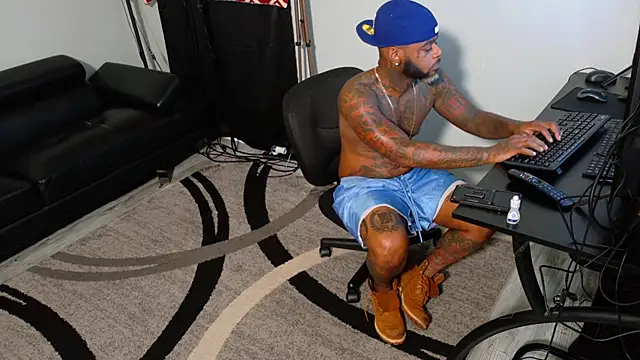 SLANGONDEMHOES online show from November 2025 07:15:01 PM