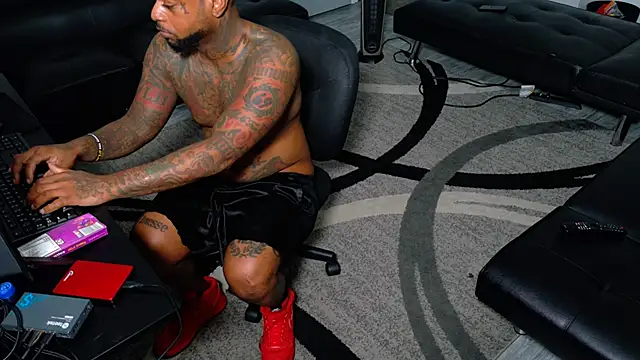 SLANGONDEMHOES online show from April 2026 07:49:01 AM