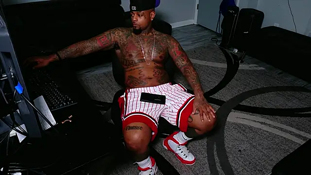 SLANGONDEMHOES online show from June 2026 12:48:02 AM