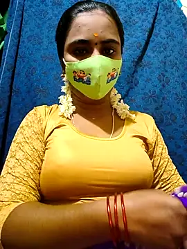 mini-queen online show from November 2025 03:00:02 PM