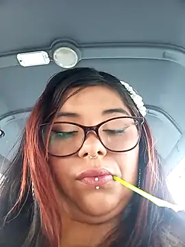 snow belle online show from October 2025 09:04:01 PM