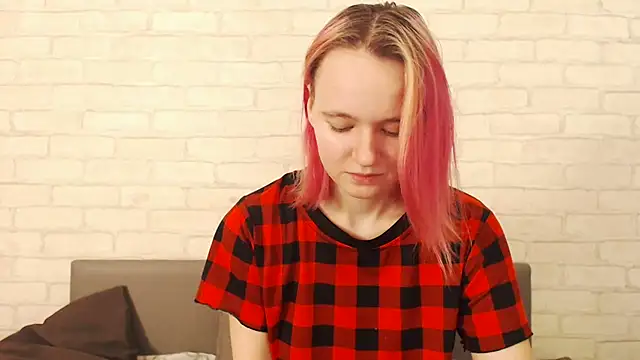 Ericha Stone online show from November 2025 01:26:01 AM