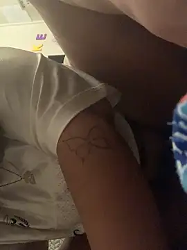 StylishEchium online show from October 2025 05:13:01 PM