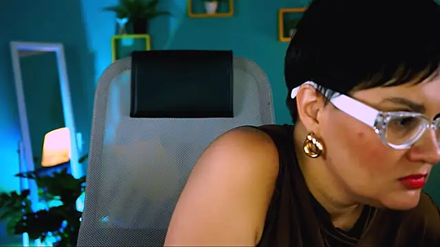 LauraDavidsons online show from November 2025 06:35:02 PM