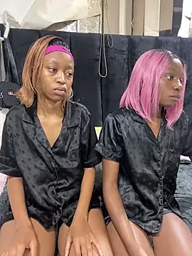 SexyPetitex25 online show from March 2026 07:08:01 PM