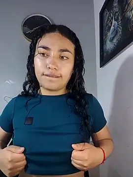 Snapshot of AmberGold- chatting on December 2025 08:31:02 AM AmberGold- online show from December 2025 08:31:02 AM