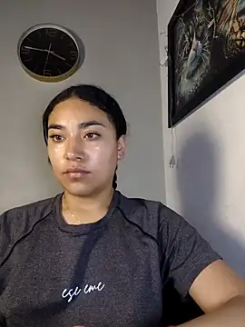 Snapshot of AmberGold- chatting on December 2025 08:54:01 AM AmberGold- online show from December 2025 08:54:01 AM