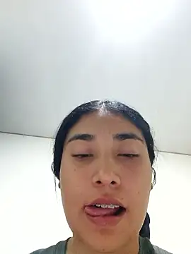 Snapshot of AmberGold- chatting on February 2026 01:38:01 AM AmberGold- online show from February 2026 01:38:01 AM