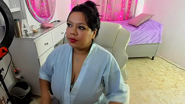 Snapshot of aynarakiss chatting on September 2025 04:47:01 AM aynarakiss online show from September 2025 04:47:01 AM