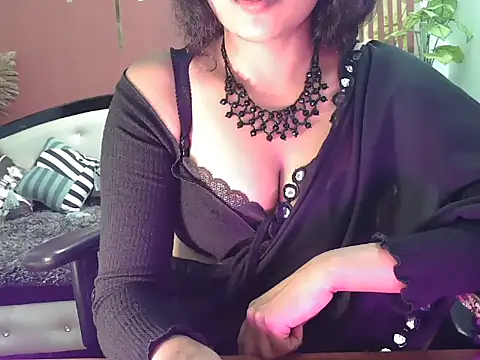 shaalu sharma online show from November 2025 07:46:02 PM